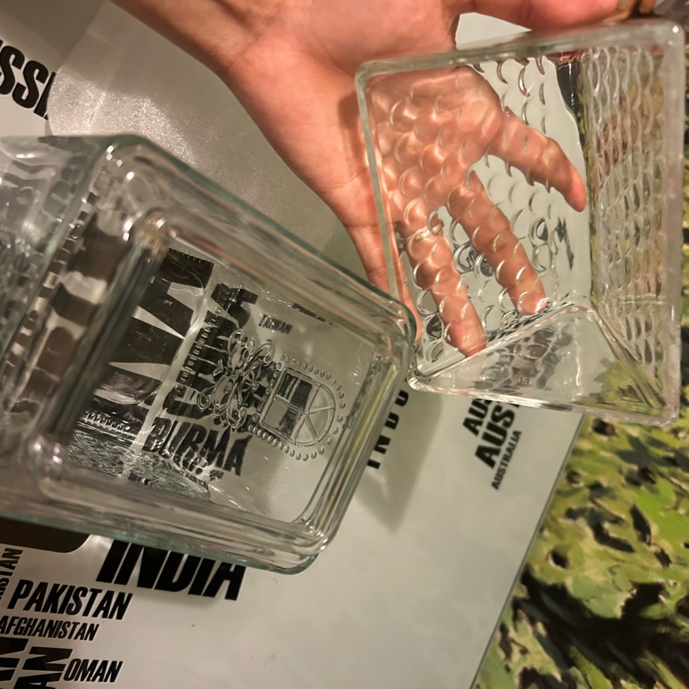 Glass container - Picture 4 of 7
